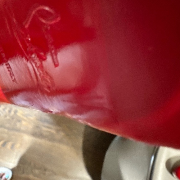 Christian Louboutin red patent leather pumps. With sole protectors. - Picture 4 of 4